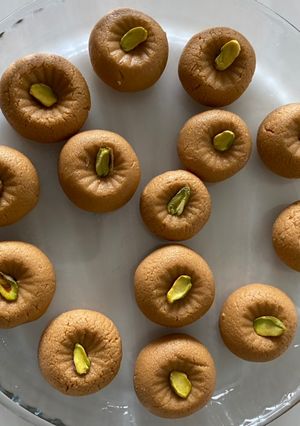 A picture of Caramel penda.
