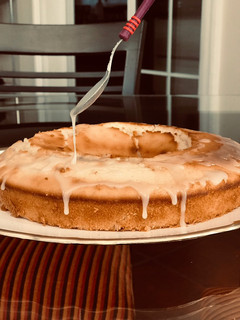 Una foto de Torta de limón glaseada