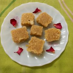 A picture of Besan, sooji ki burfi 🍣 🍛.