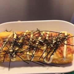 A picture of Japanese style egg roll (crab stick with salad dressing).