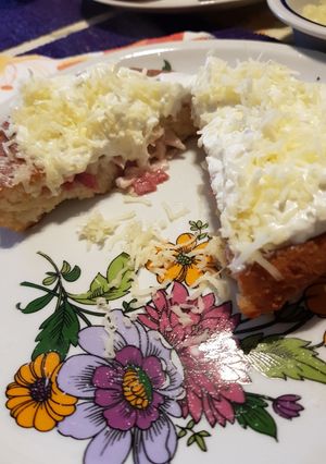 Töltött lángos gazdagon recept fotója