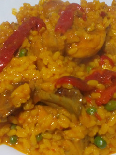 Una foto de Arroz con conejo