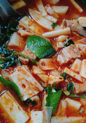 รูปของ แกงยอดมะพร้าวอ่อนหมูสามชั้น🌴🐷(อาหารเหนือ)