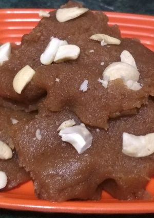 सिंघाड़ा के आटा का हलवा (Singhade ke aata ka halwa recipe in Hindi) रेसिपी मुख्य फोटो