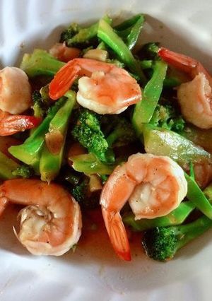 รูปของ ผัดบร็อคโคลี่กุ้งสด