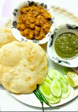 छोले भटूरे (chole bhature recipe in Hindi) रेसिपी मुख्य फोटो