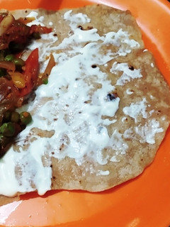 வெஜ் வித் மயனைஸ் ஷவர்மா (Veg with mayonnaise shawarma recipe in tamil) செய்முறை முக்கிய புகைப்படம்