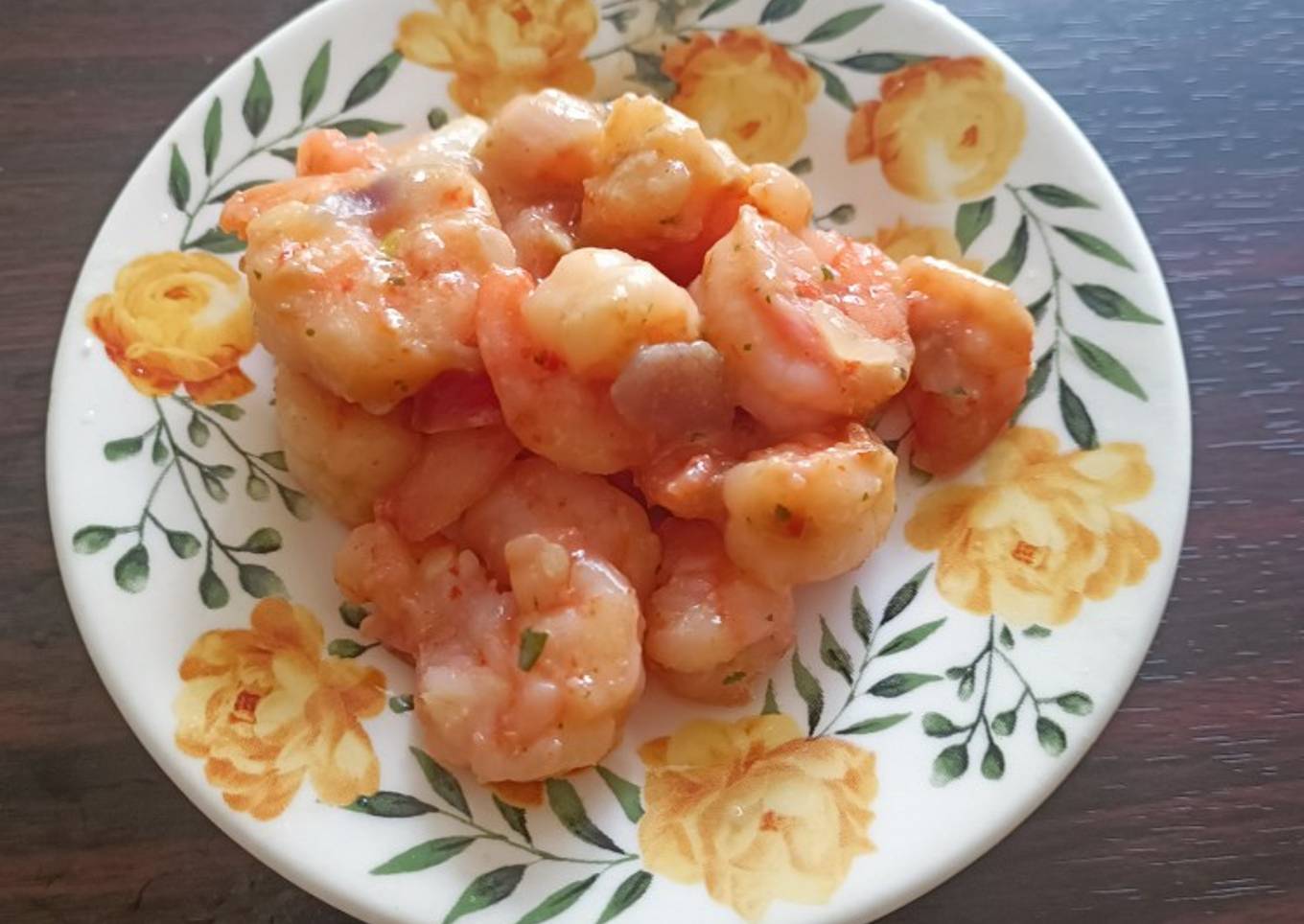 Camarones al ajillo con verduras