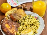 سبزی پلو باماهی سالمون و کوکوتخم ماهی