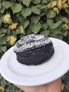 Una foto de Torta en tazón de chocolate en microondas