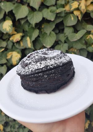 Una foto de Torta en tazón de chocolate en microondas