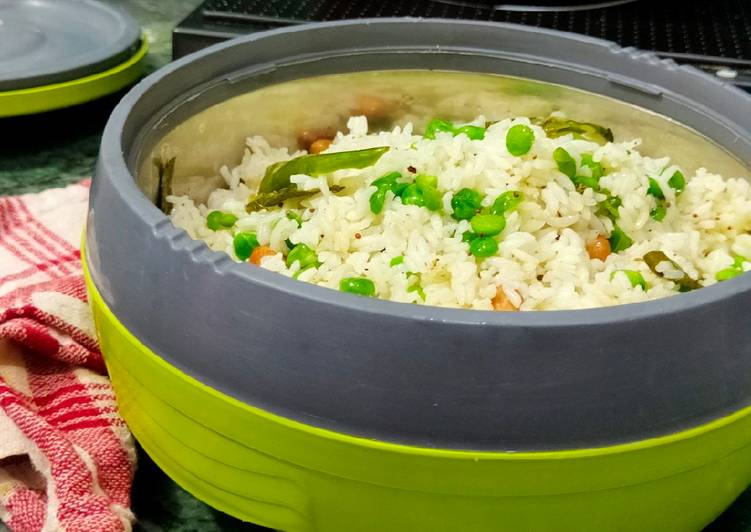 Leftover rice matar poha