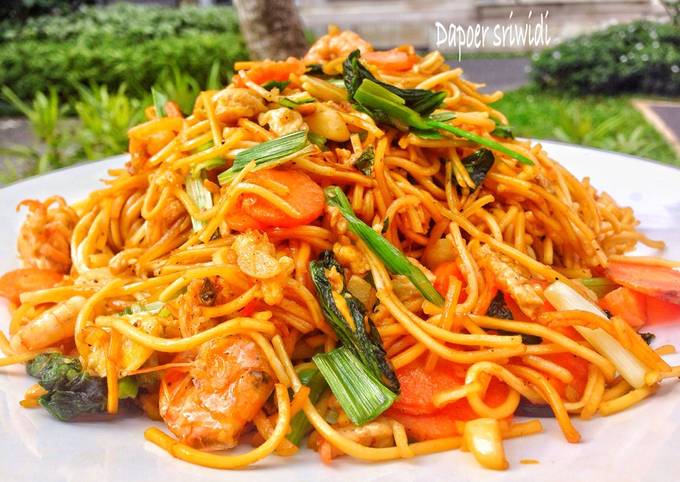 Resep Mie goreng seafood ala chinese food oleh Dapoer sriwidi - Cookpad