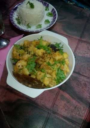 A picture of Aloo fulgobhi roast.