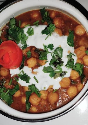 A picture of Shahi chole.