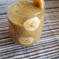 A picture of Chia Kiwi banana smoothie.