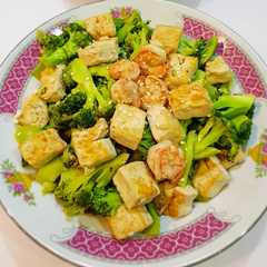 รูปของ Stir fry sesame brocolli tofu