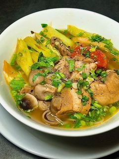 Hình của món Bún Sườn Non Dọc Mùng Nấm Me.