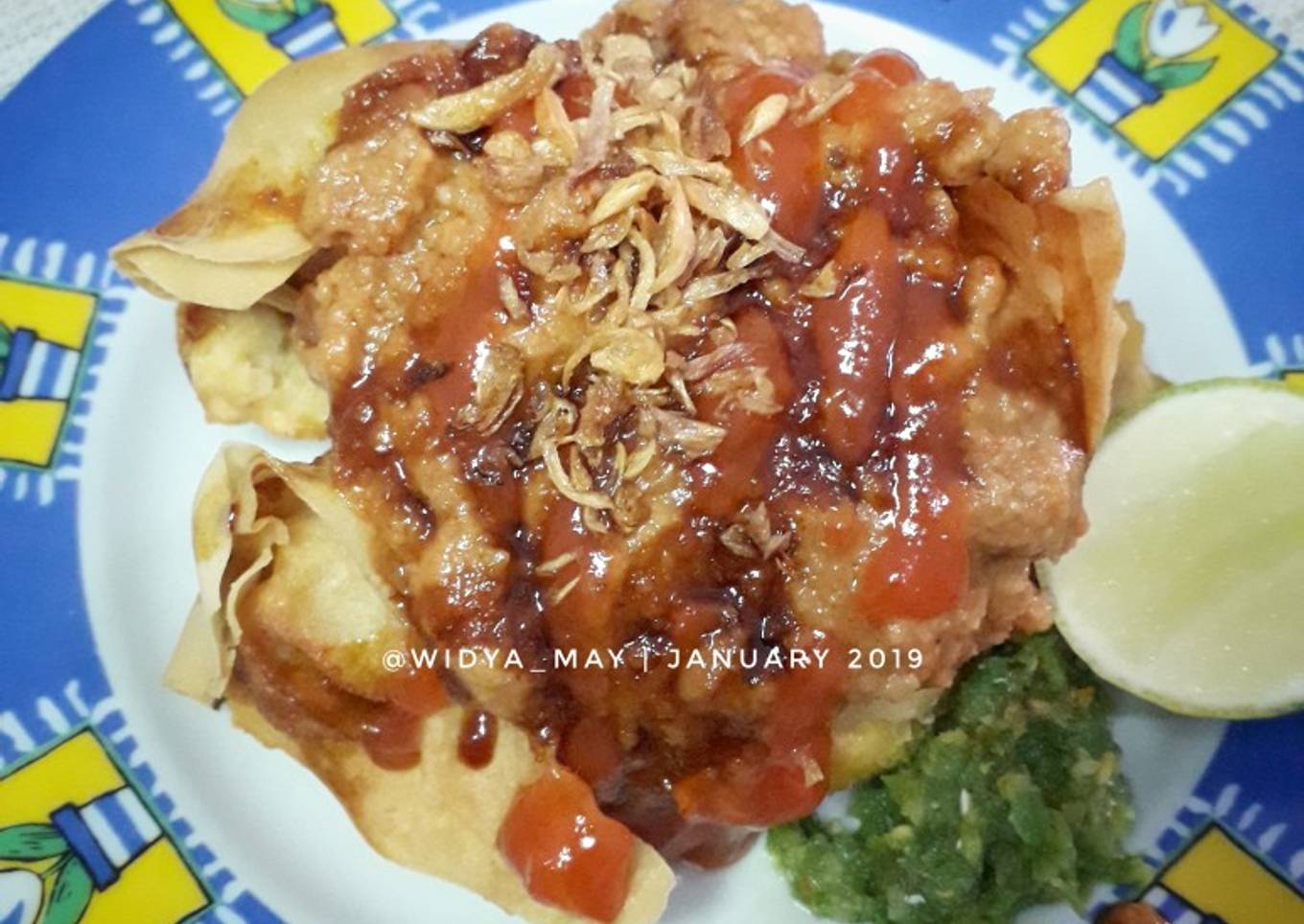 Pangsit Goreng Dengan Sambal Kacang ala Batagor