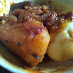 A picture of Egg curry.