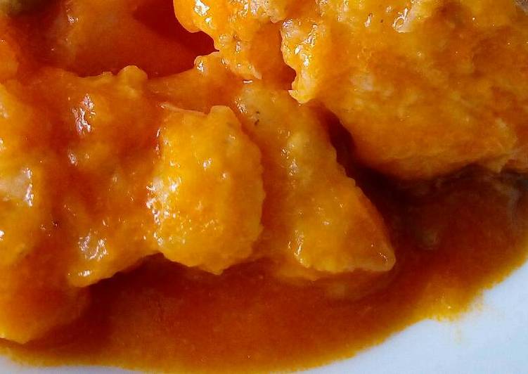 Bacalao fresco en tomate frito