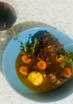 Una foto de Rabo de toro _ Vaca al vino tinto y a mi gusto
