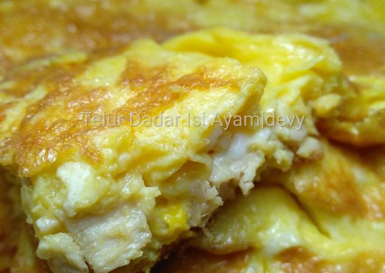 Bagaimana Menyiapkan Telur dadar isi ayam Anti Gagal
