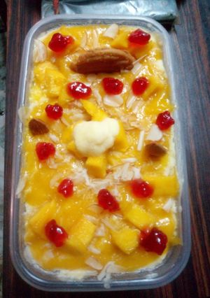 मैंगो कस्टर्ड ट्रिफल पुडिंग (Mango custard trifle pudding recipe in hindi) रेसिपी मुख्य फोटो