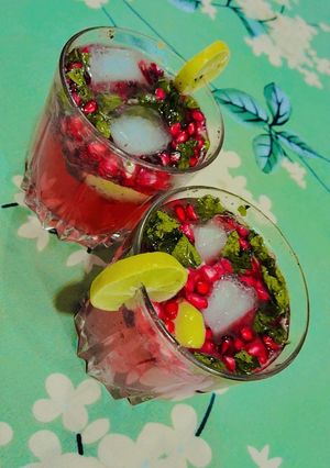 A picture of Pomegranate Mojito.