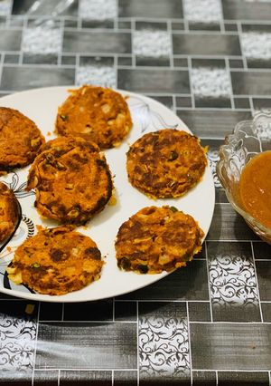 A picture of Aaloo tikki.