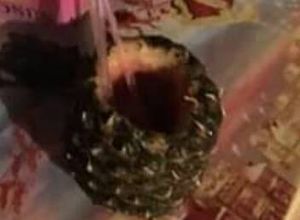 Una foto de Daikiri de frutilla y ananá🍸🍹