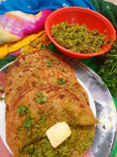 मटर के पराठे (mater ke parathe recipe in hindi) रेसिपी मुख्य फोटो