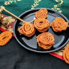 A picture of Bhajani Chakli.