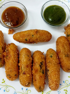 आलू और मटर कटलेट (aloo aur matar cutlet recipe in Hindi) रेसिपी मुख्य फोटो