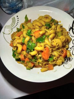 A picture of Macaroni and vegetables.