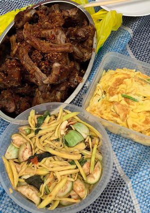 Hình của món Vịt cháy sả, ớt, tỏi.