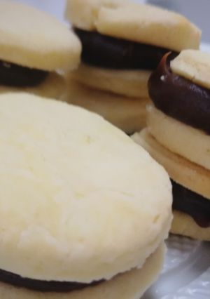 Una foto de Alfajores de maicena😛