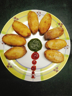 पनीर ब्रेड रोल(Paneer bread roll recipe in Marathi) रेसिपी चे मुख्य फोटो