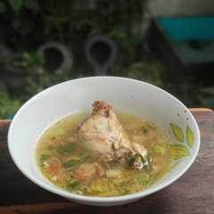 Sop ayam ala tika রেসিপির প্রধান ছবি