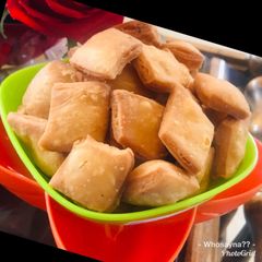 A picture of Whosayna’s Shakkar Pareys.