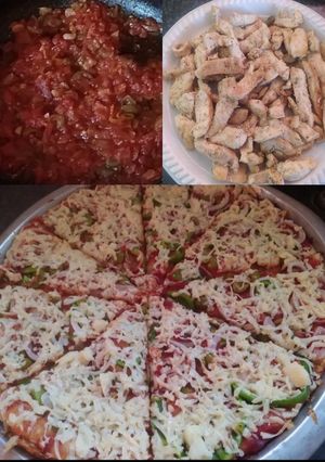 صورة لوصفة بيتزا الشورما والخضار اللذيذه والسريعه 🫑🍅🧄🍕🍕😋😋