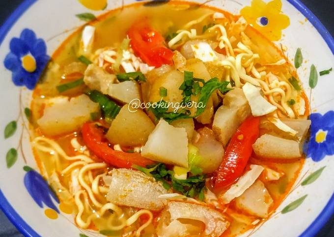 Wajib coba! Resep gampang memasak Soto Mie Kikil Bogor yang sempurna