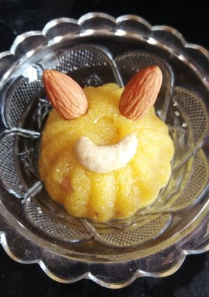 मँगो शिरा (mango sheera recipe in marathi) रेसिपी चे मुख्य फोटो 