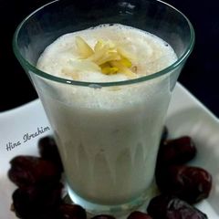A picture of Date Almond Pistachio Shake.