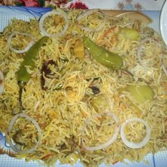 A picture of Restaurant style biryani.