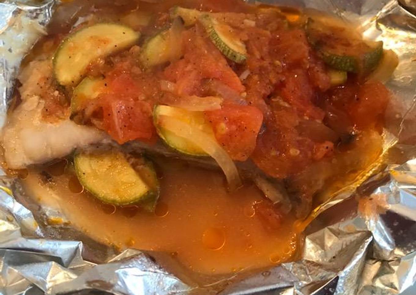 Pescado empapelado con calabacitas