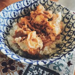 A picture of Chicken and Eggs Bowl (Oyakodon).