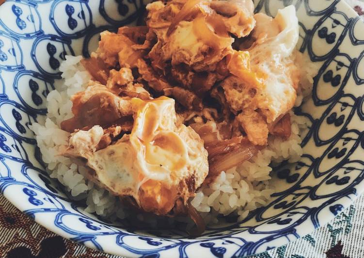 Steps to Make Speedy Chicken and Eggs Bowl (Oyakodon)