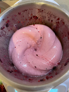 Una foto de Helado de frutos rojos “light”