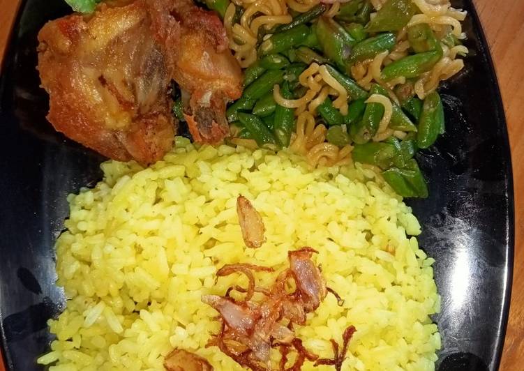 Langkah Mudah untuk Menyiapkan Nasi kuning yang Lezat